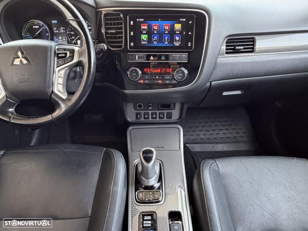 Mitsubishi Outlander 2.0 Instyle Navi - 16