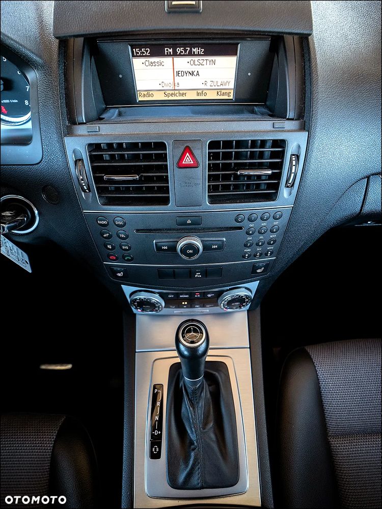 Mercedes-Benz Klasa C 180 BlueEFFICIENCY 7G-TRONIC Avantgarde - 24