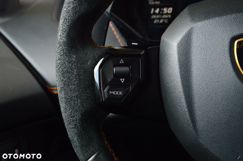 Lamborghini Aventador S - 24