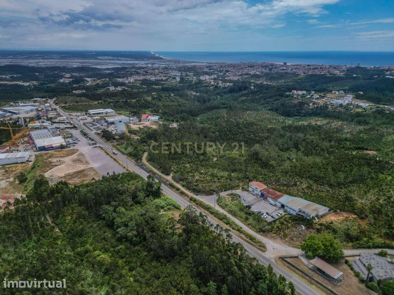 Edifício com armazém e serviços, 200 m2, excelente localização na EN 1 - Grande imagem: 3/21