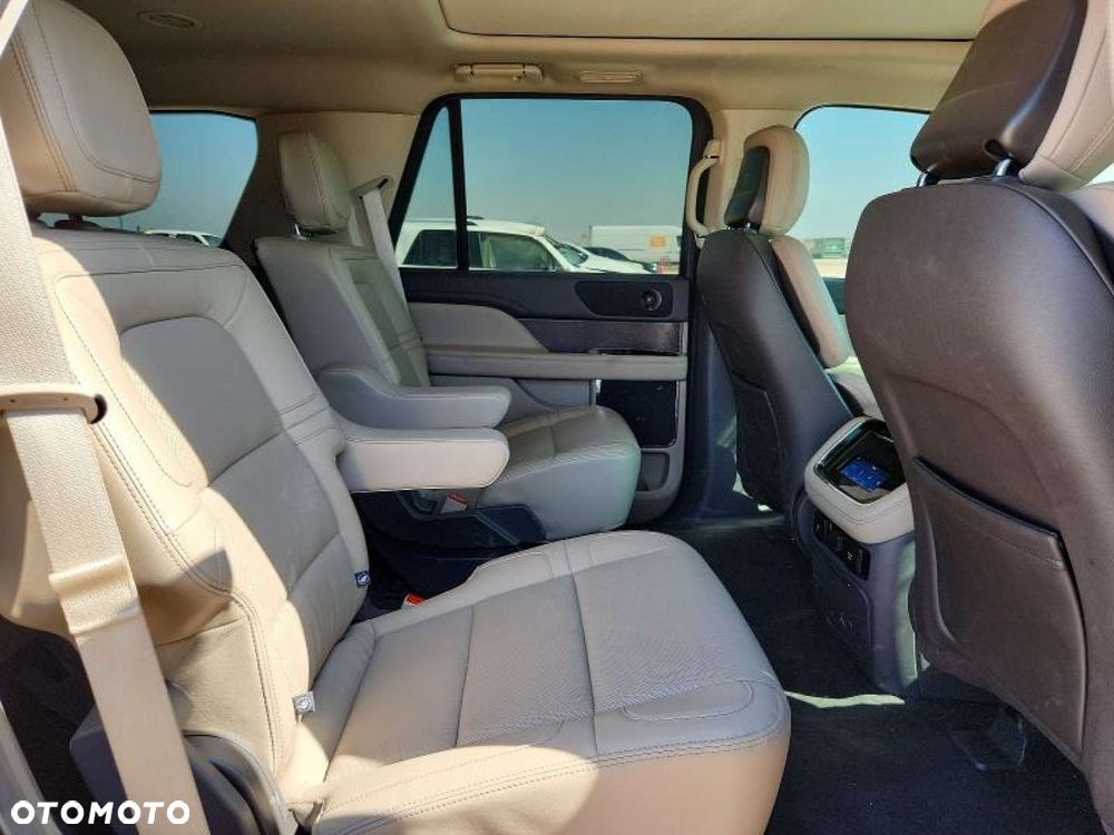 Lincoln Navigator - 11