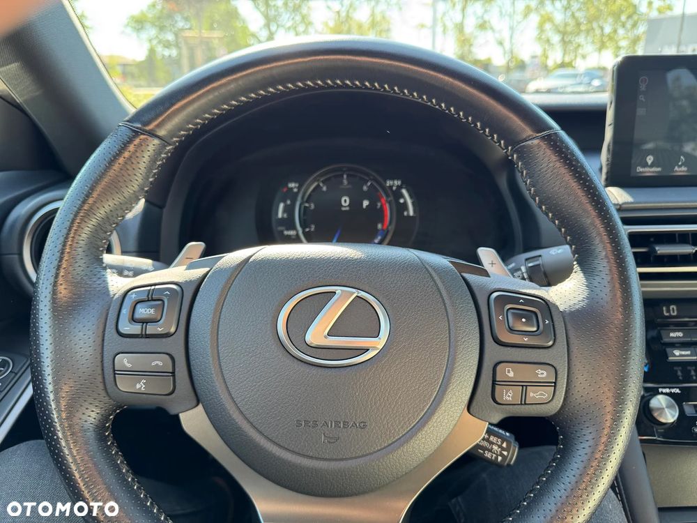 Lexus IS - 24