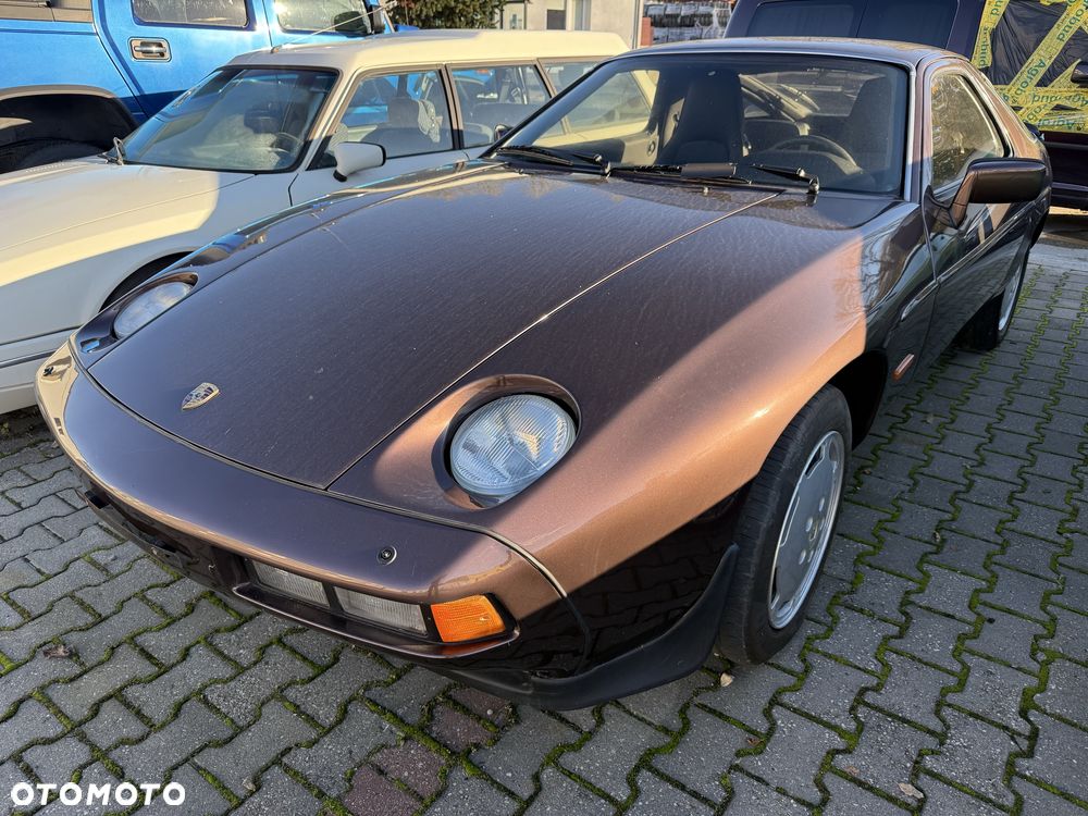Porsche 928 - 2