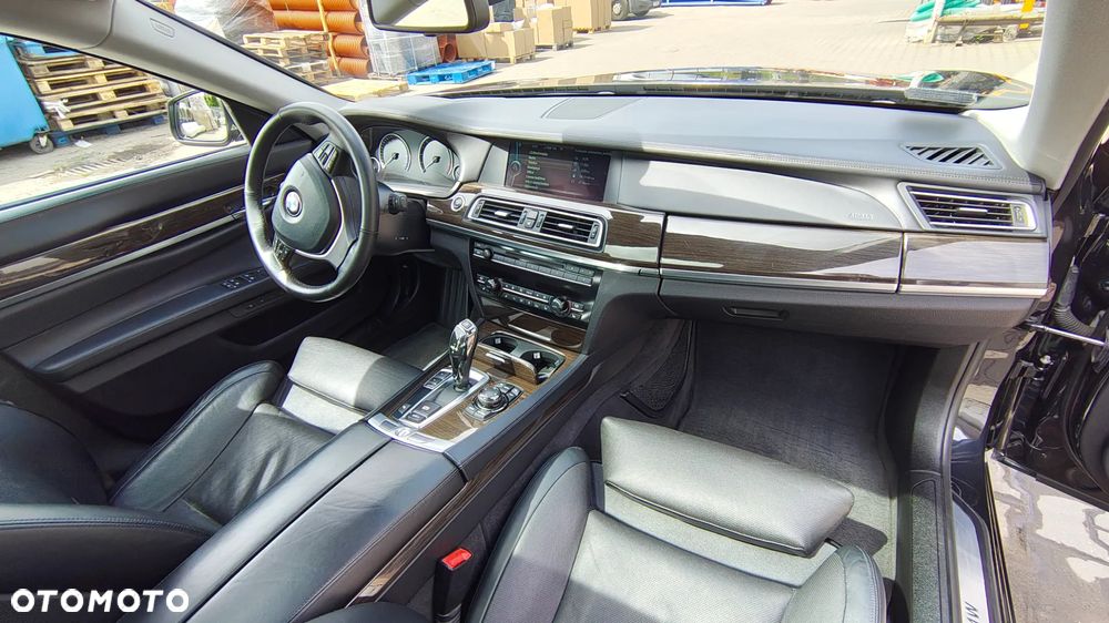 BMW Seria 7 730d Blue Performance - 17