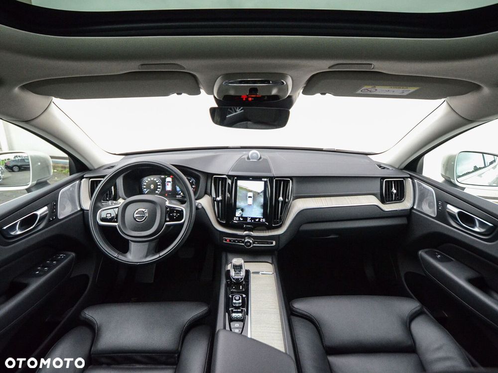 Volvo XC 60 D5 SCR AWD Inscription - 3