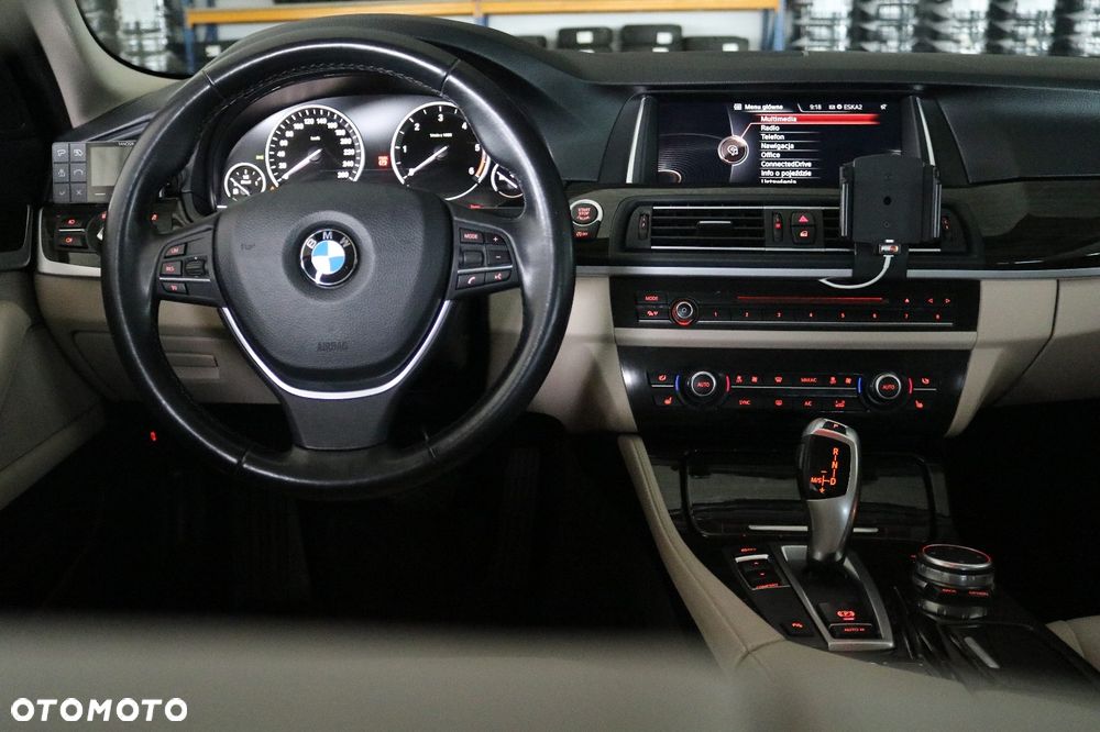 BMW Seria 5 520d Luxury Line - 22