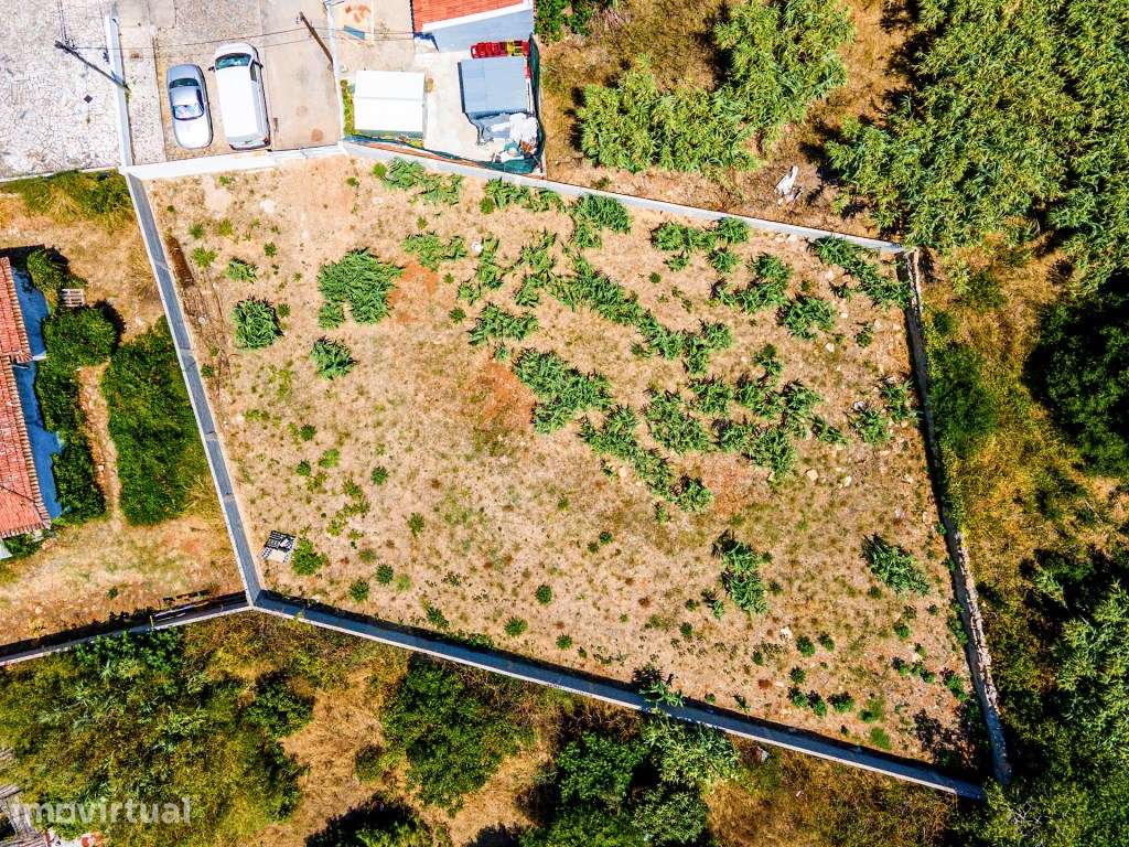 Terreno com projeto aprovado para 2 moradias T4 com piscina e estac... - Grande imagem: 4/15