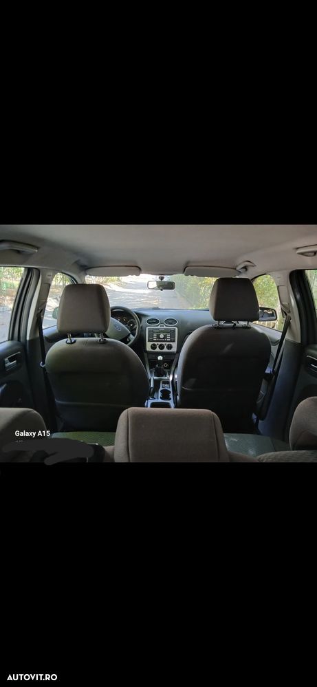 Ford Focus 1.6i Comfort - 9