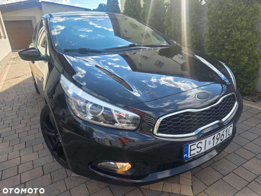 Kia Ceed - 12