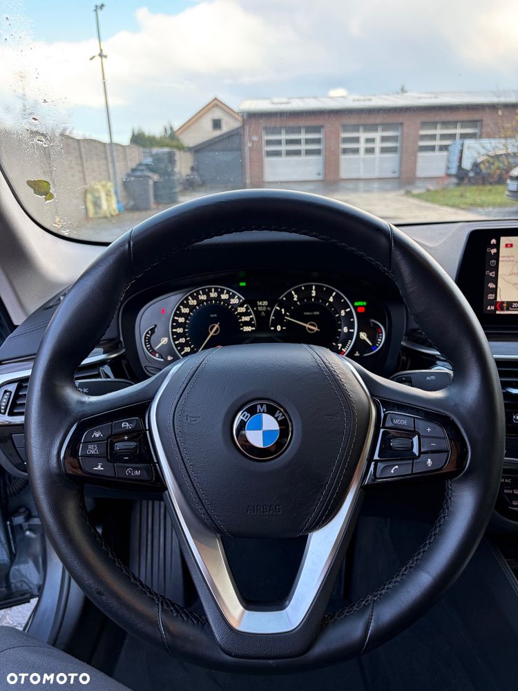 BMW Seria 5 530i GPF Luxury Line sport - 21