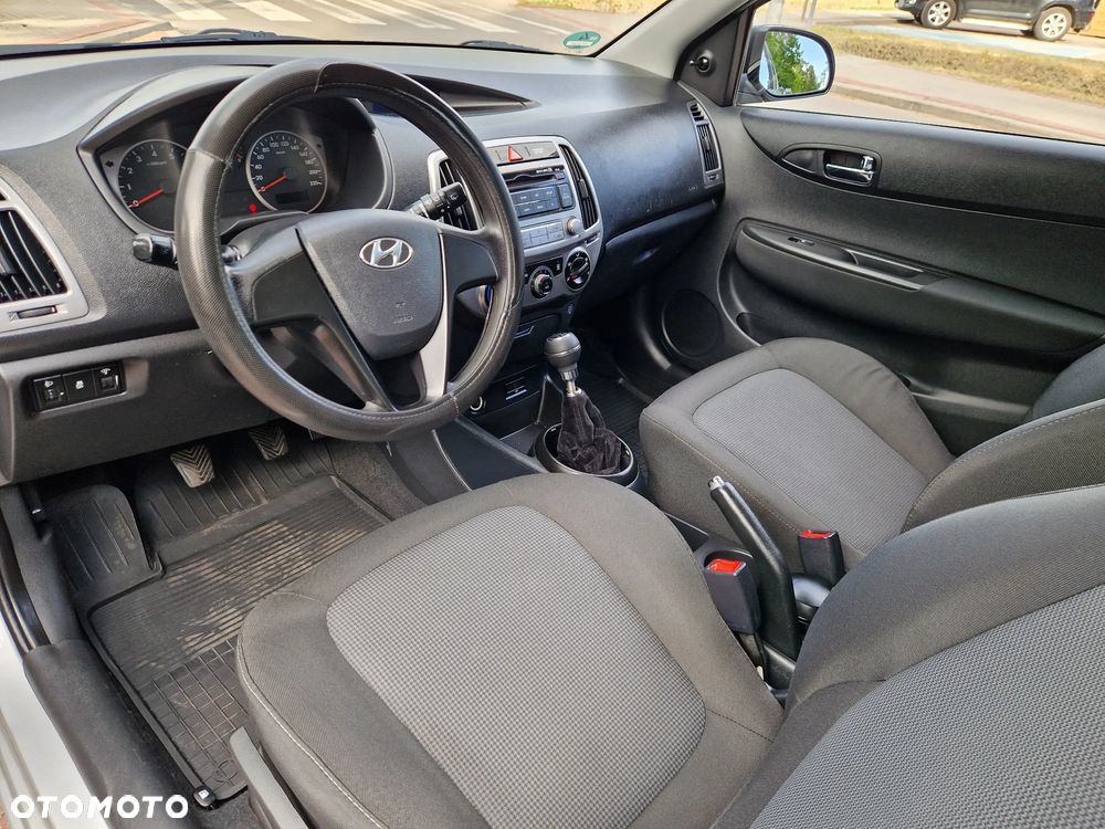 Hyundai i20 - 14