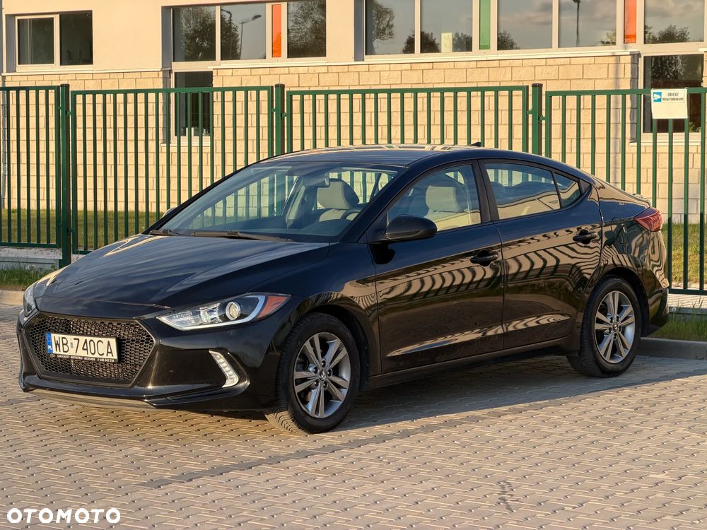 Hyundai Elantra - 1