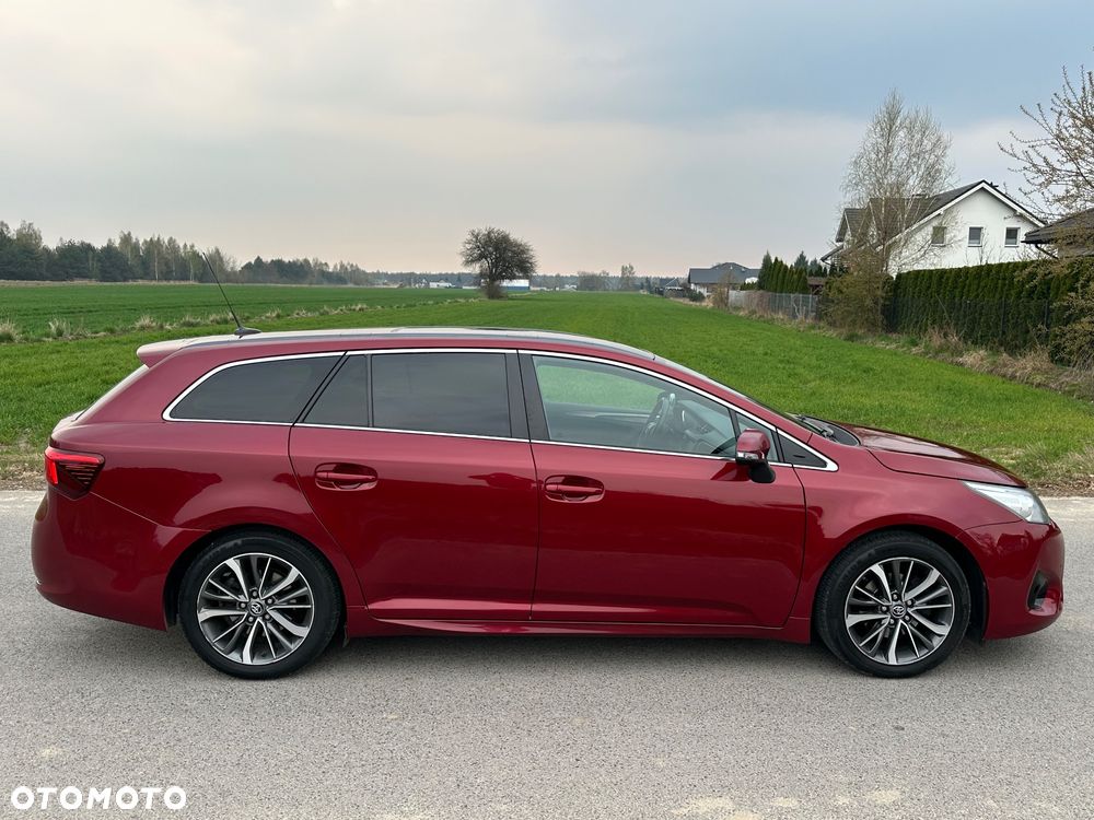 Toyota Avensis 2.0 Selection MS - 13