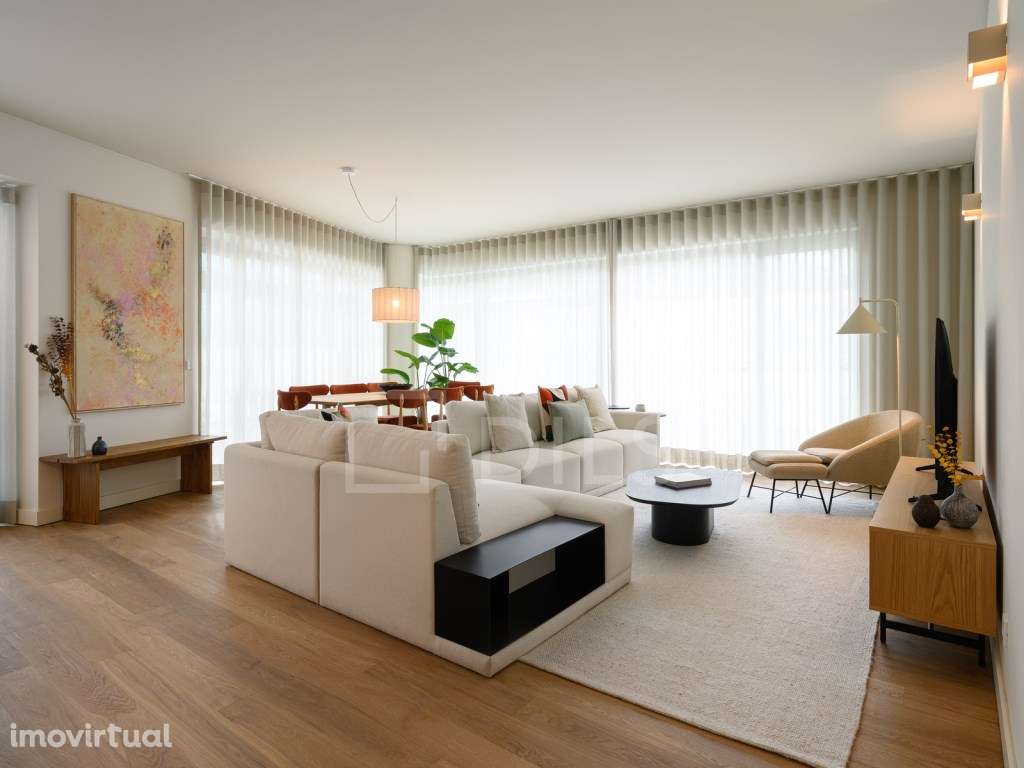 Apartamento T3 com varanda e estacionamento no Campo Grande - Grande imagem: 5/75