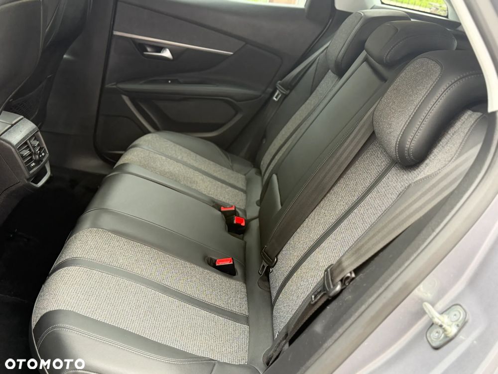 Peugeot 3008 1.2 PureTech Allure S&S - 25