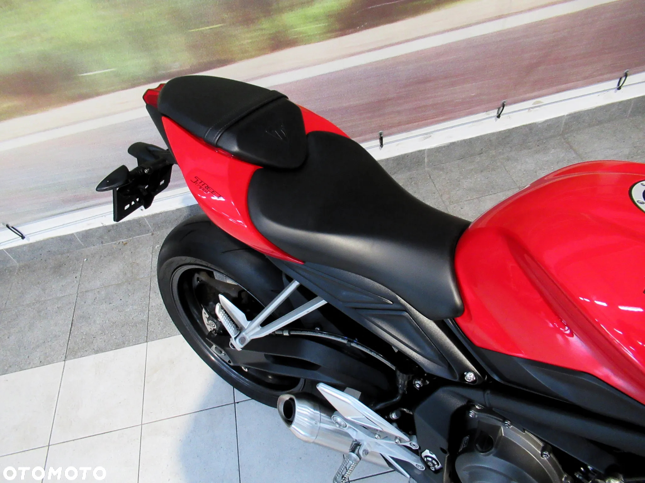 Triumph Street Triple - 21