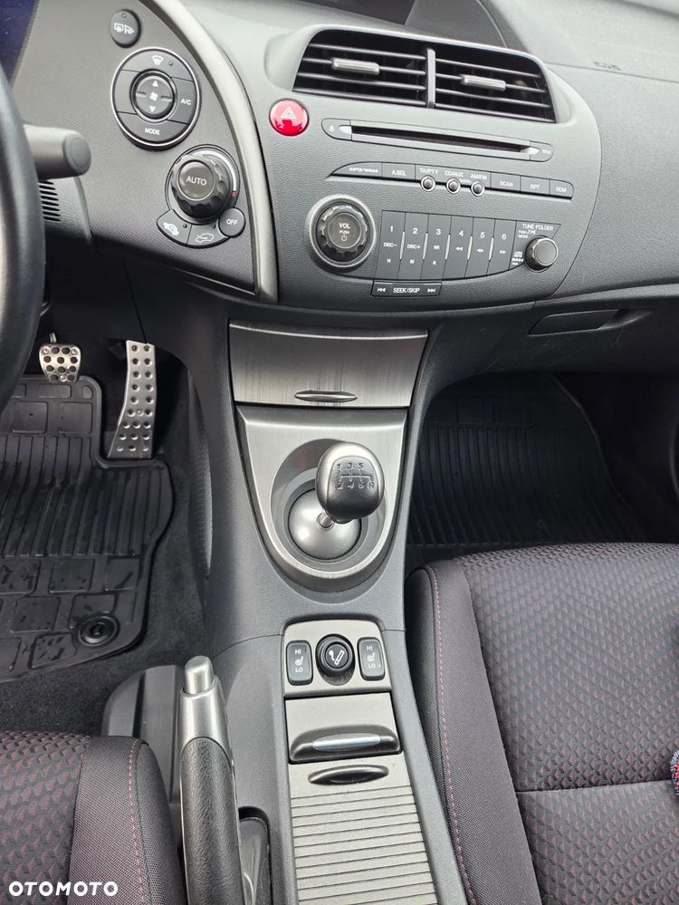 Honda Civic 1.8i-VTEC Sport - 9