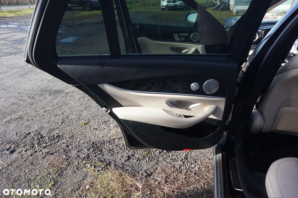 Mercedes-Benz Klasa E 220 d 4Matic All-Terrain 9G-TRONIC Exclusive - 10