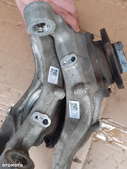 zwrotnica piasta lewa prawa przód przednia Audi A4 B9 A5 F5 8W0407241F 8W0407242F 8W0407559 8W0407560 zwrotnica zwrotnice przód przednie Audi A4 A-4 B9 A5 A-5 F5 - 4