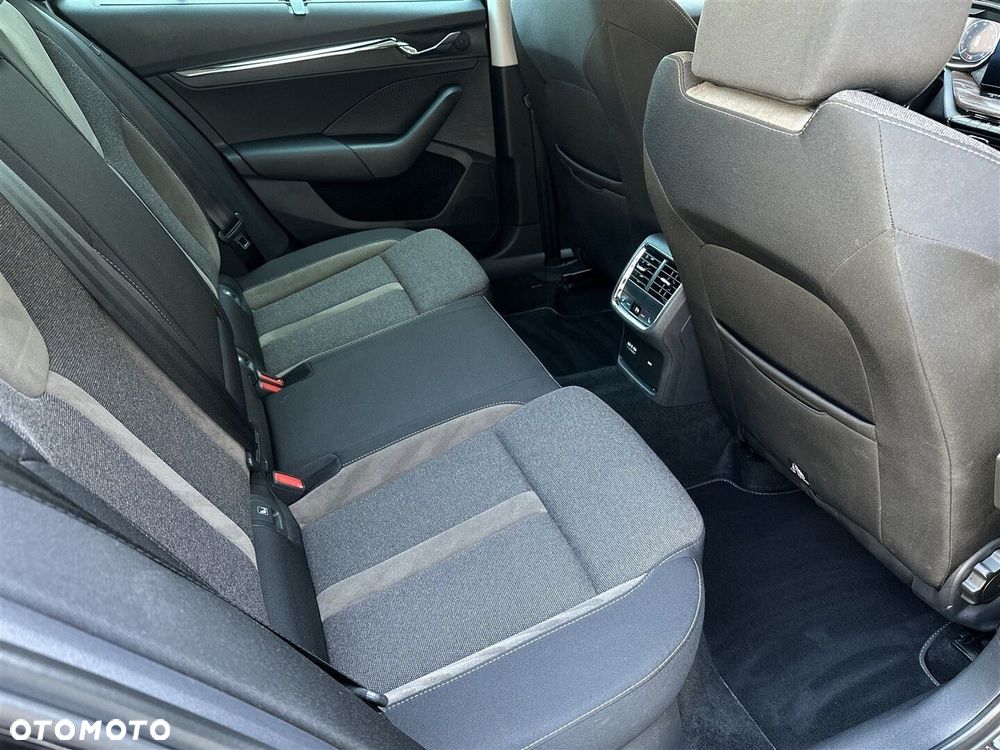 Skoda Octavia 2.0 TDI 4x4 Scout DSG - 10