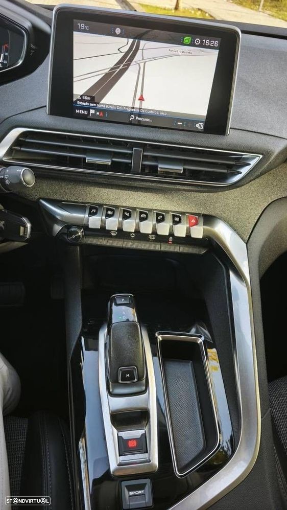 Peugeot 5008 1.5 BlueHDi Allure Pack EAT8 - 17
