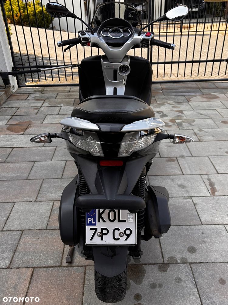 Piaggio MP-3 - 3