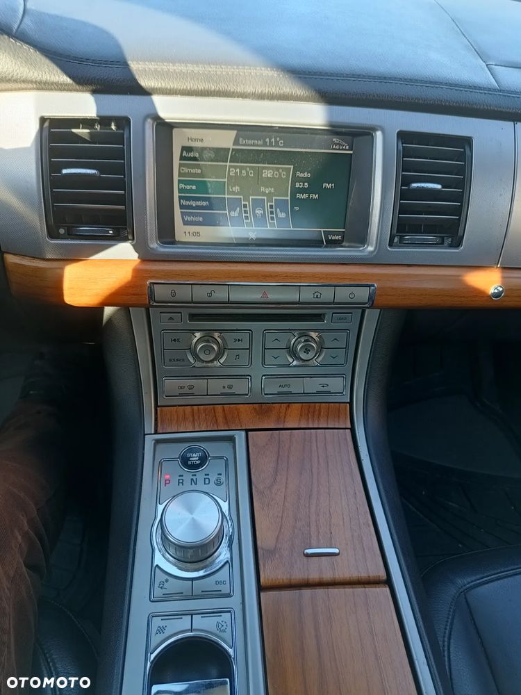 Jaguar XF 3.0 V6 D Premium Luxury - 8