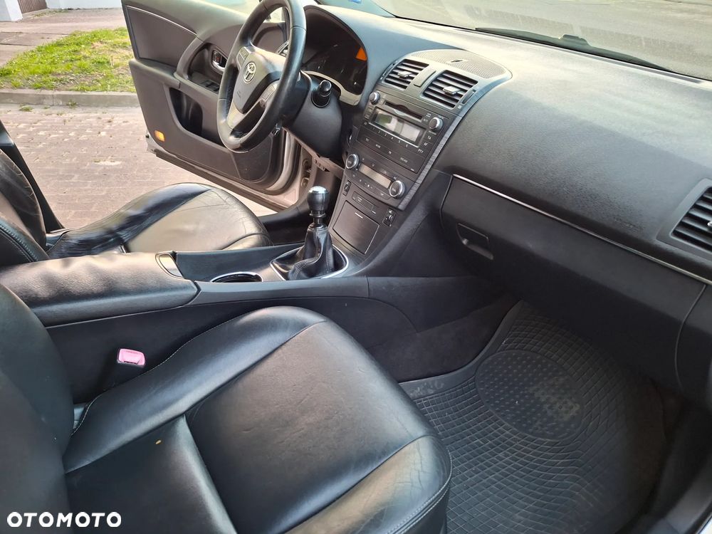 Toyota Avensis 2.0 D-4D Premium - 15