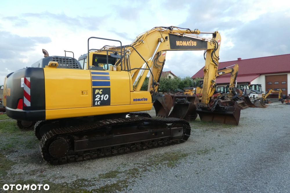 Komatsu PC 210LC-10 - 32