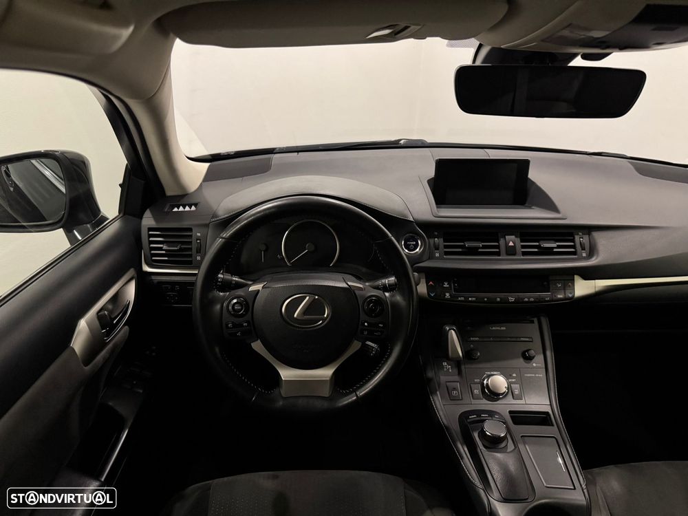 Lexus CT 200h Luxury - 8