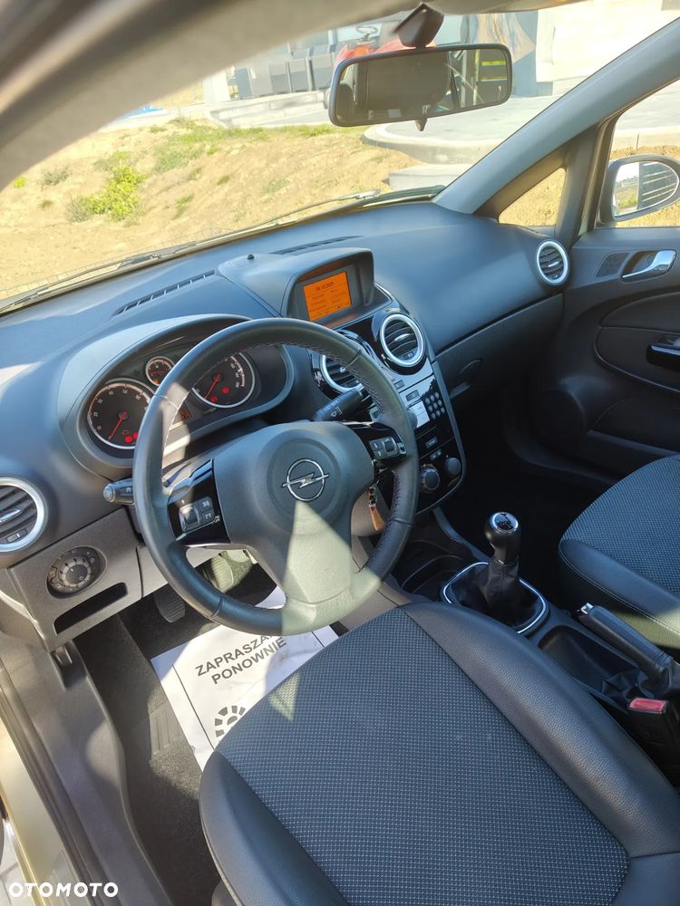 Opel Corsa 1.4 16V Cosmo - 10