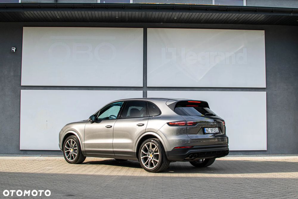 Porsche Cayenne Standard - 4