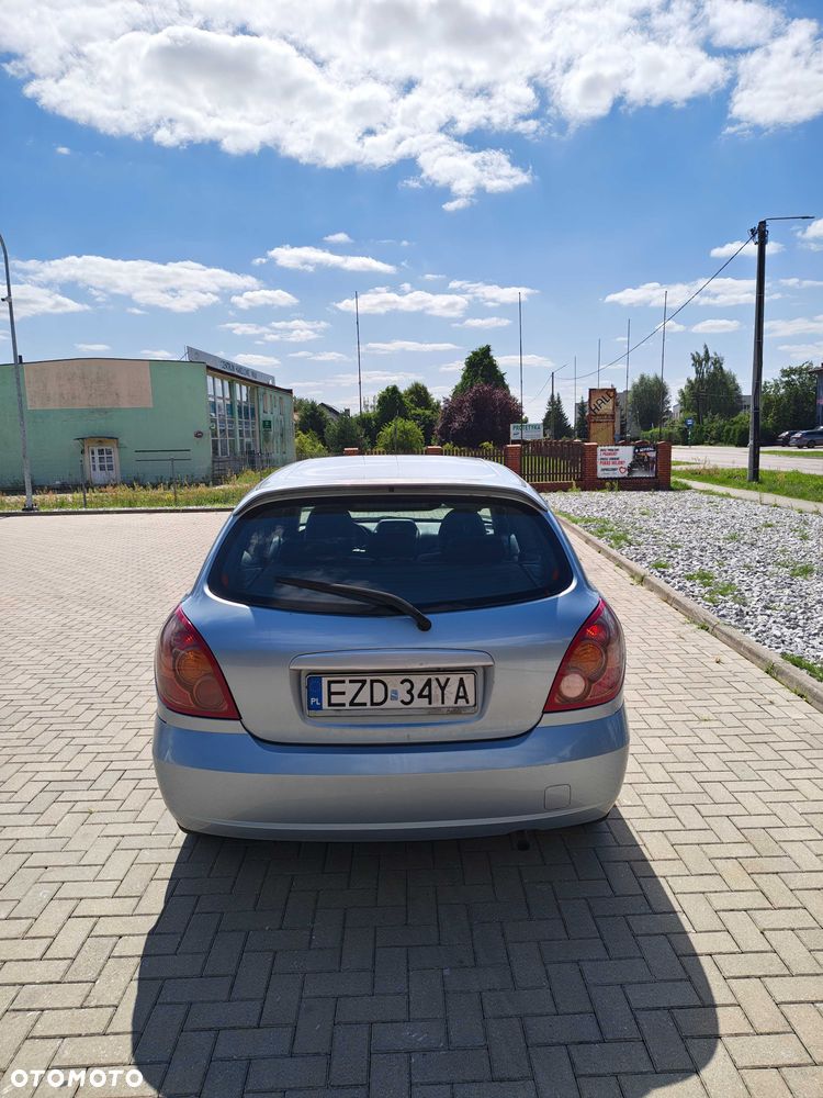 Nissan Almera - 2