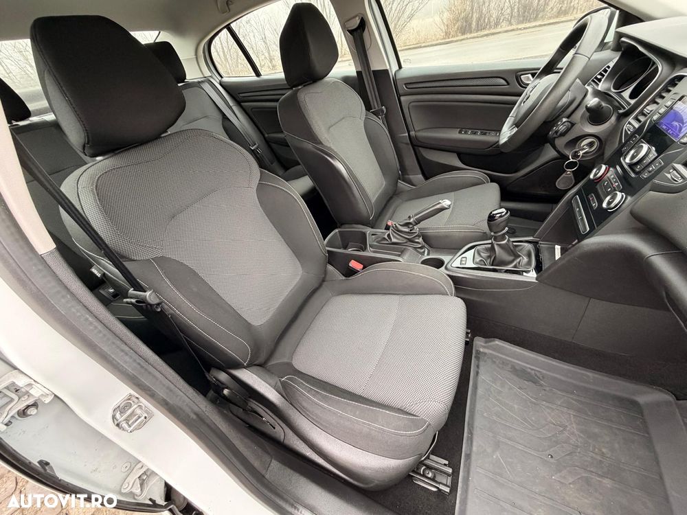 Renault Megane TCe Business - 8