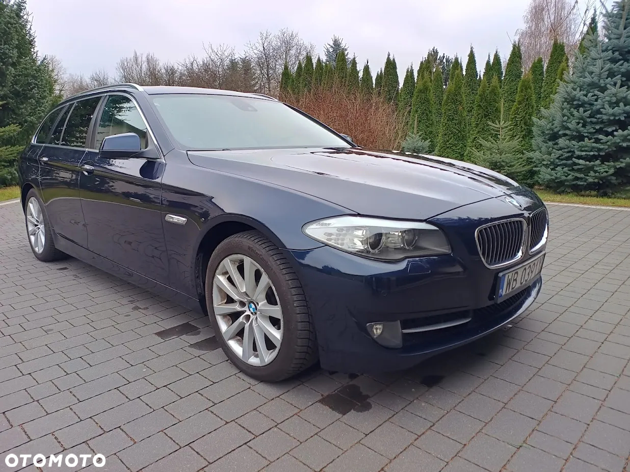 BMW Seria 5 528i Touring - 8
