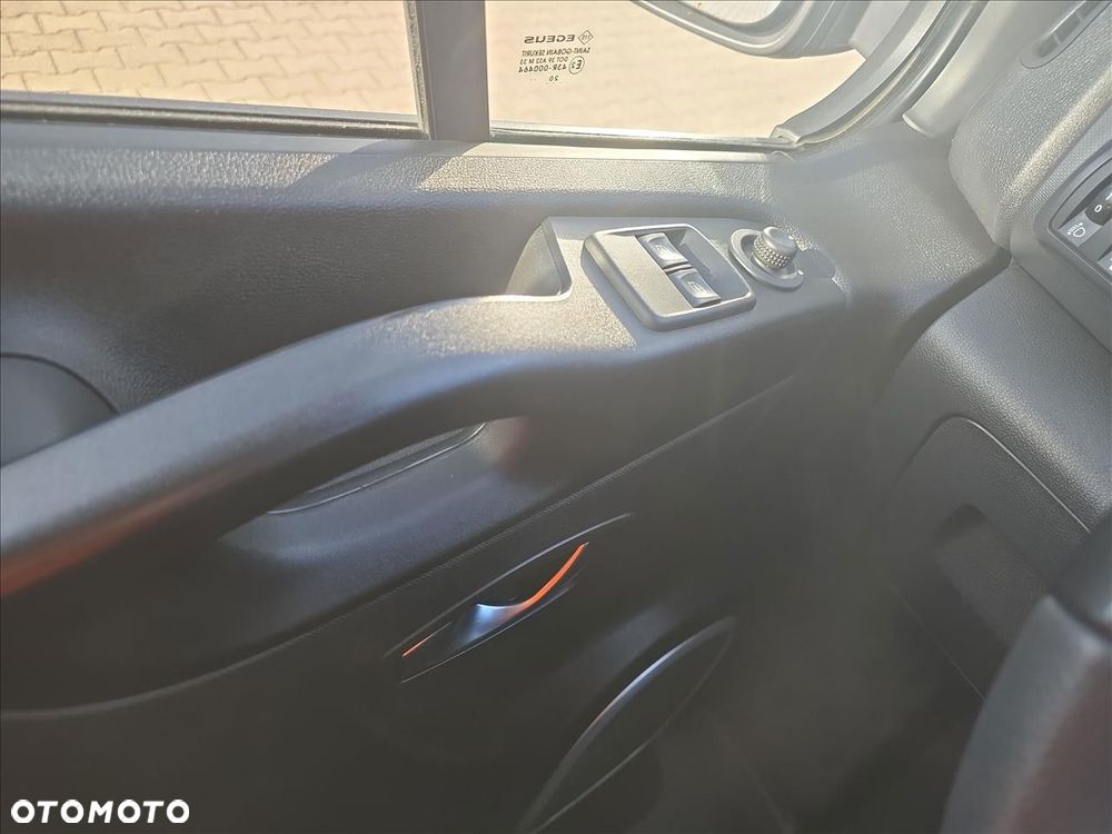 Renault Trafic - 10