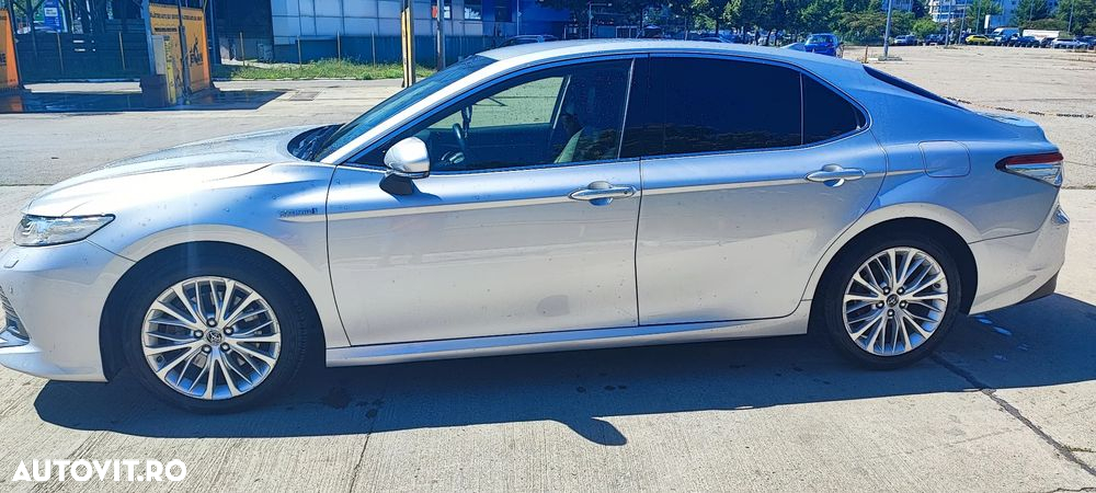 Toyota Camry - 2