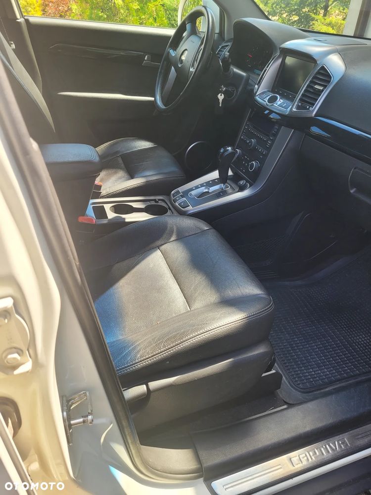 Chevrolet Captiva 2.2 D LTZ - 12