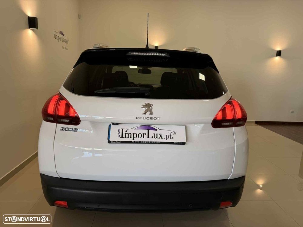 Peugeot 2008 1.2 PureTech Style - 8