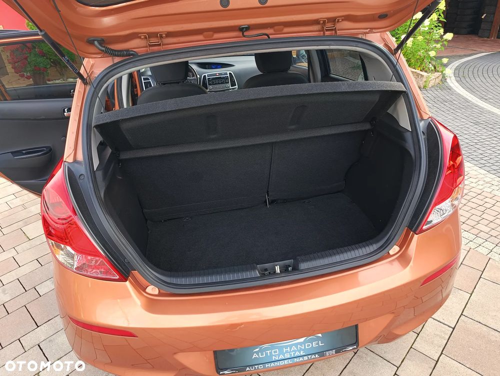 Hyundai i20 1.2 Trend - 33