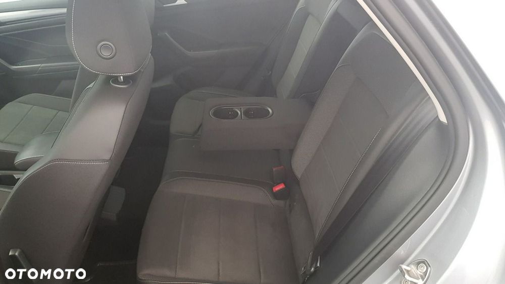 Volkswagen T-Roc - 17