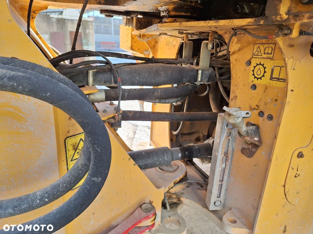 Volvo L 120 H 4X4 - 26