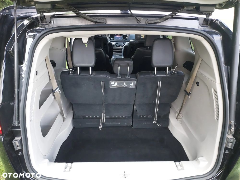 Chrysler Pacifica - 13