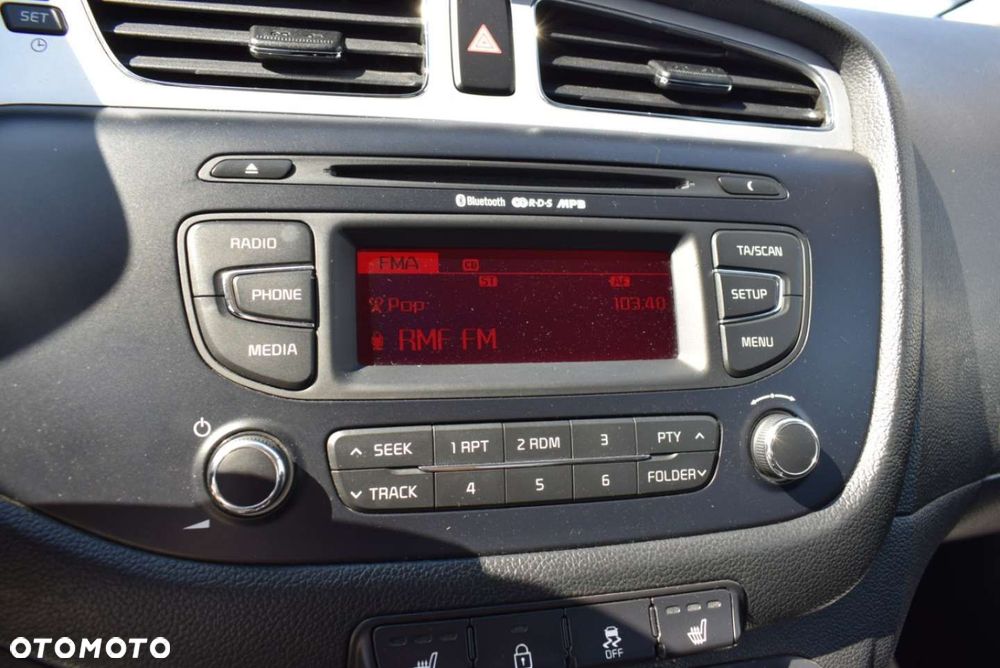Kia Ceed - 31