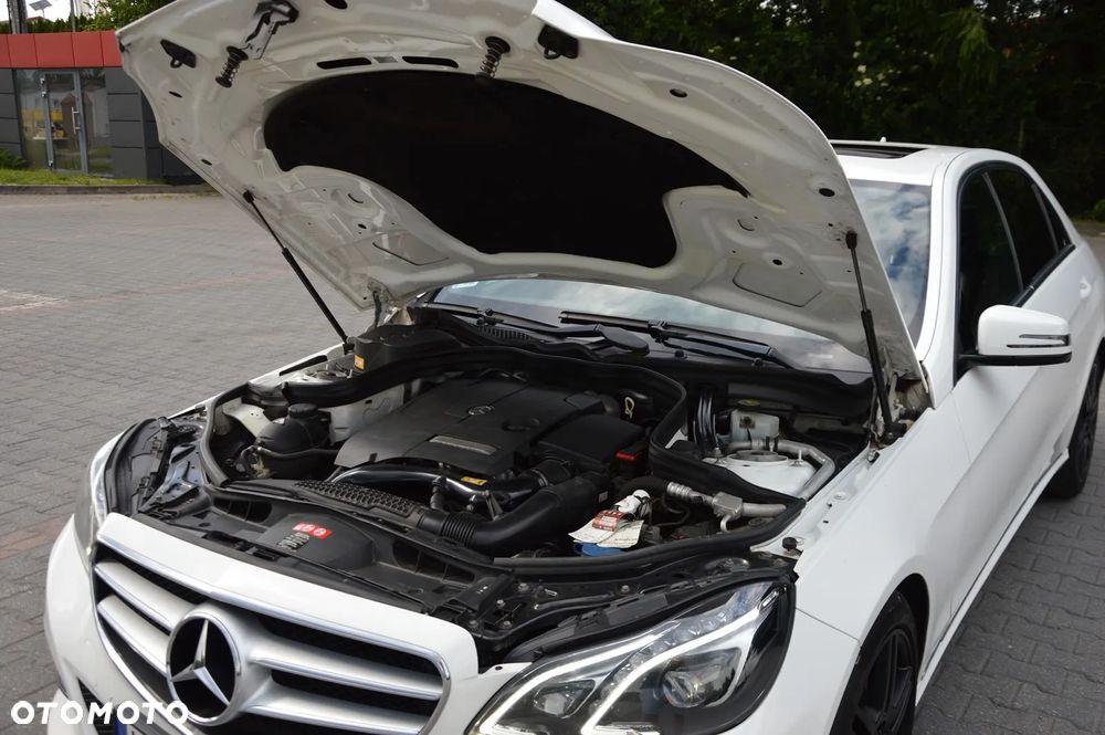 Mercedes-Benz Klasa E 200 7G-TRONIC Elegance - 38