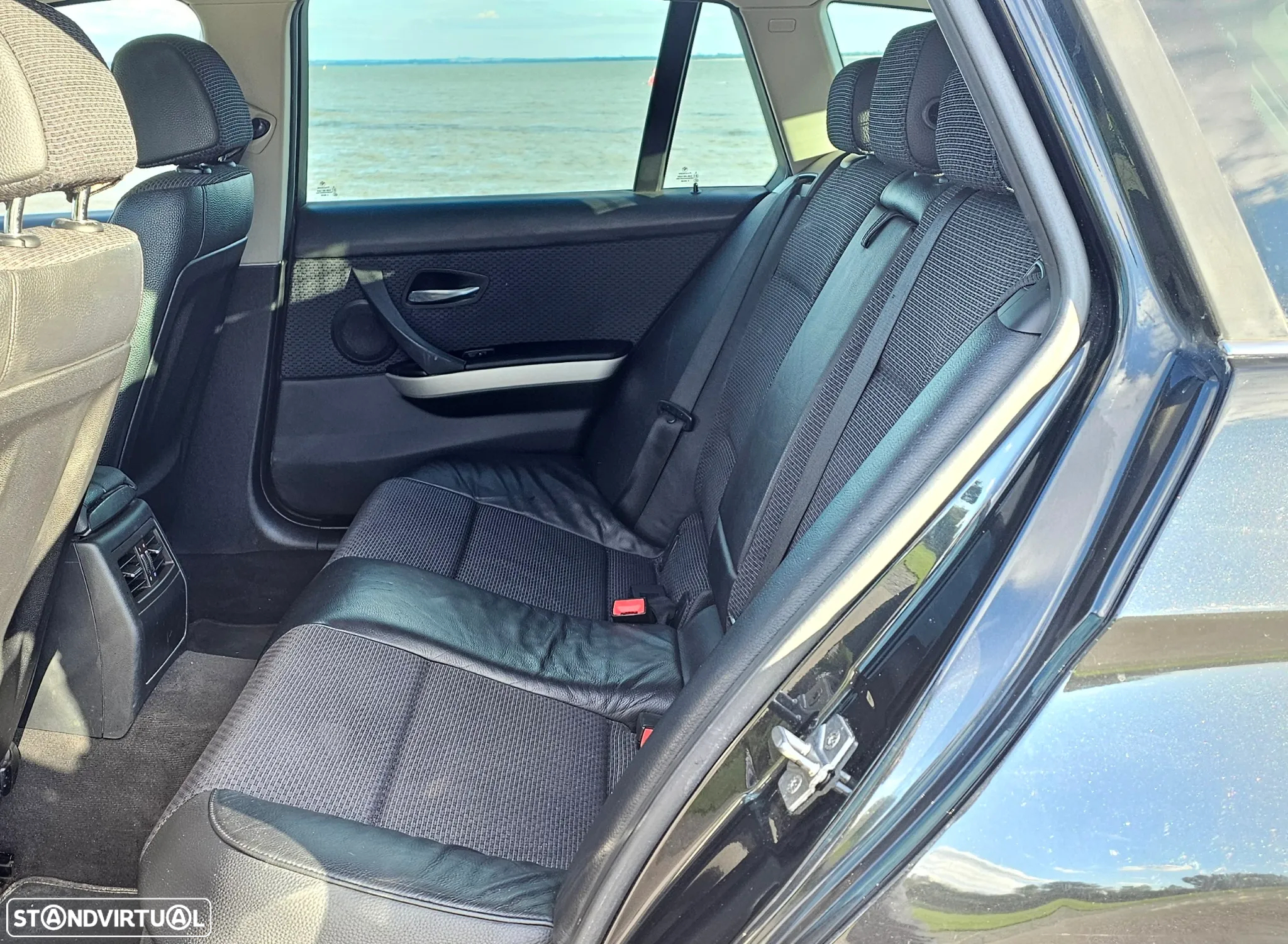 BMW 320 d Touring LifeStyle - 12
