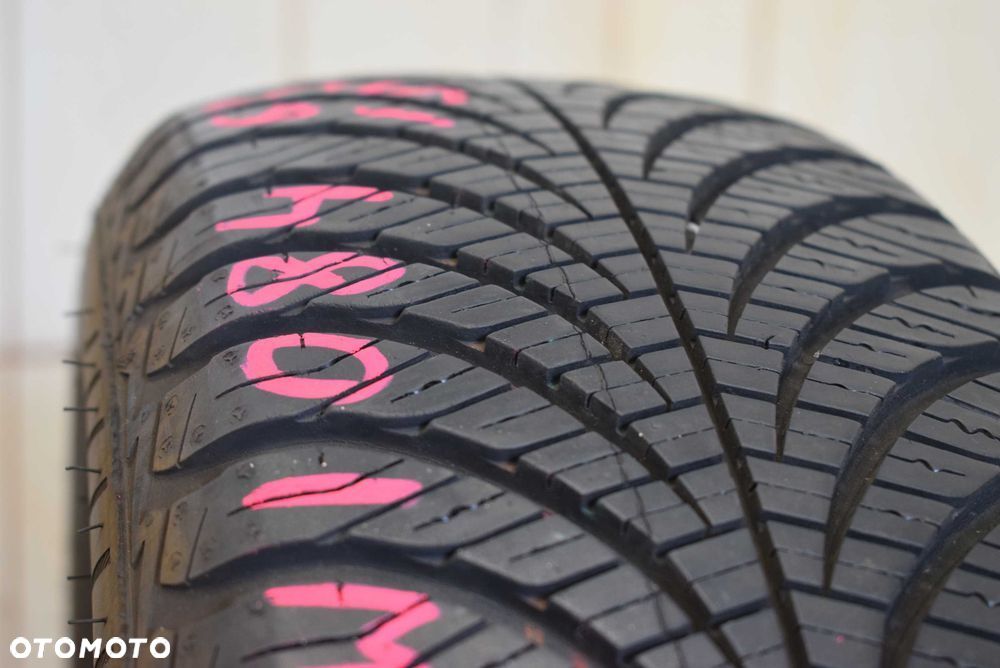 R15 185/65 88T Goodyear Vector 4seasons GEN-2 - 2