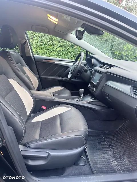 Toyota Avensis 2.0 Premium MS - 7
