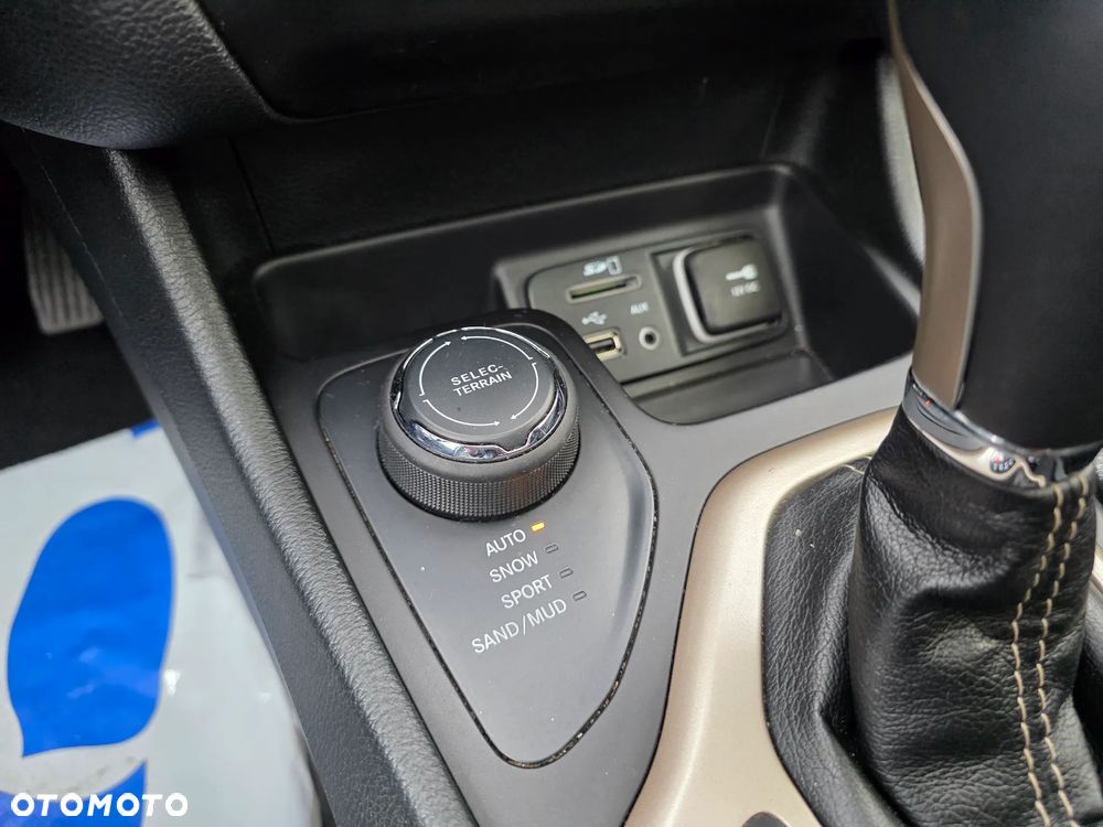 Jeep Cherokee 3.2 V6 Pentastar Active Drive I Automatik Limited - 19