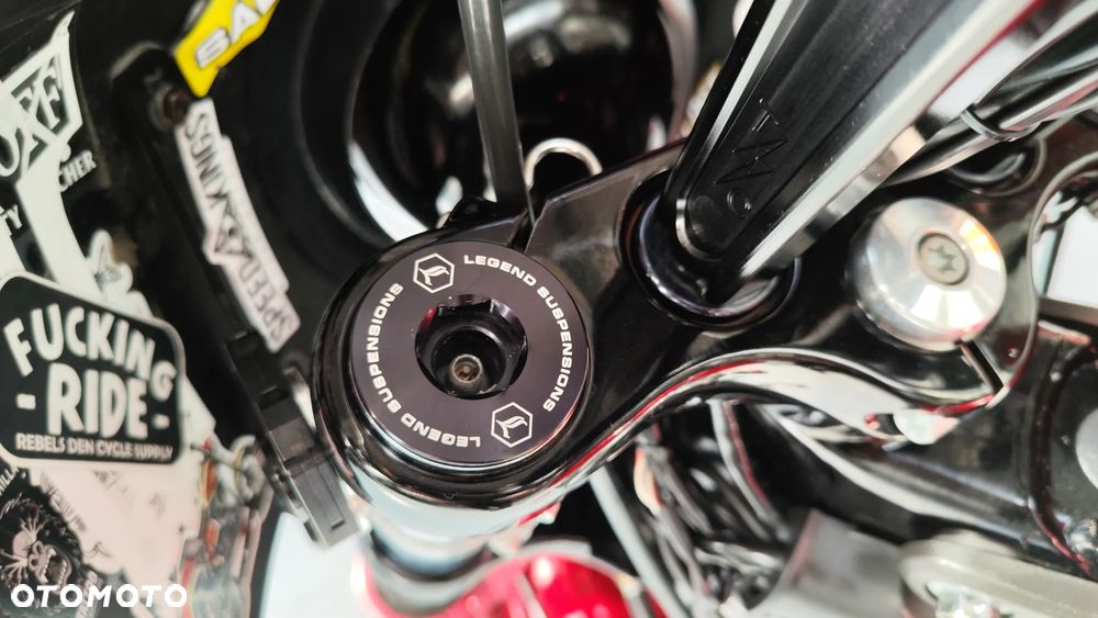 Harley-Davidson Softail Street Bob - 39